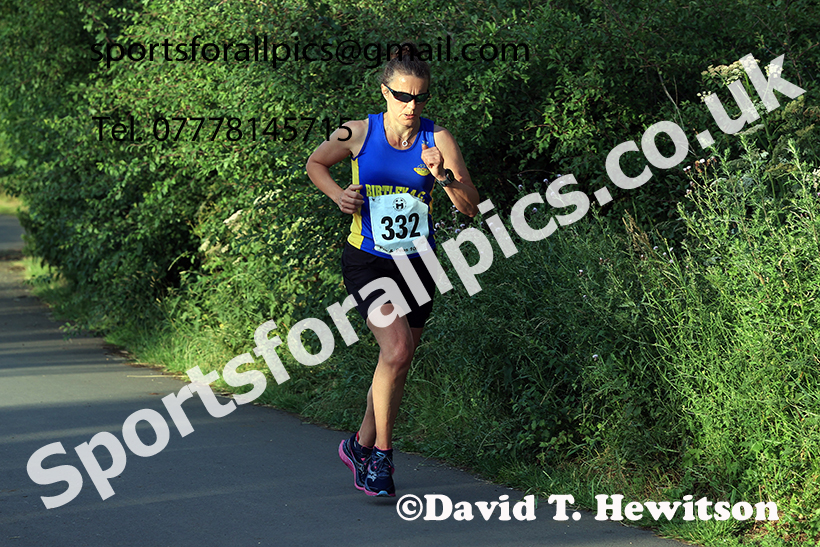 The 2025 Tynedale Pie n Peas 10k Road Race, Ovington to Low Prudhoe, Northumberland. Photo: David T. Hewitson/Sports for All Pics